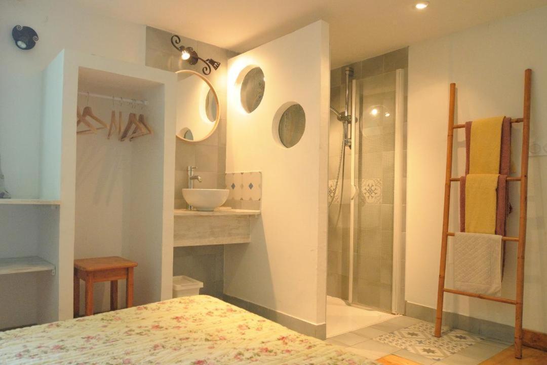 Mas Le Pont Des Aubes Bed & Breakfast L'Isle-sur-la-Sorgue Exterior photo